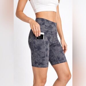 High Rise Tie Dye Biker Shorts Size Large Athletic Pocket